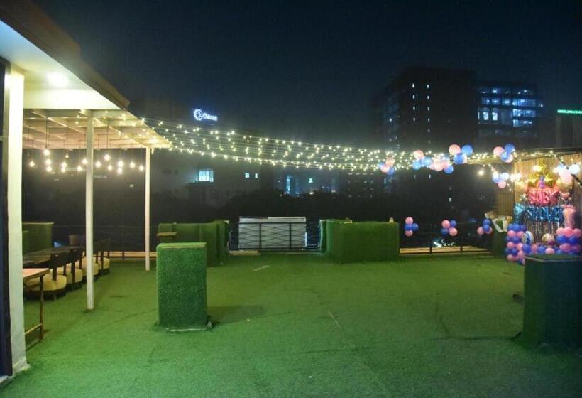 חדר דלוקס, Welcome To Cloud 29 Near Gurgaon Sec 45