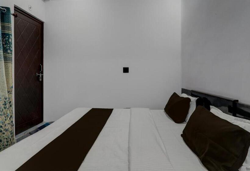 Pokój Trzyosobowy Klasyczny, Oyo Flagship Hotel2 Fly Inn