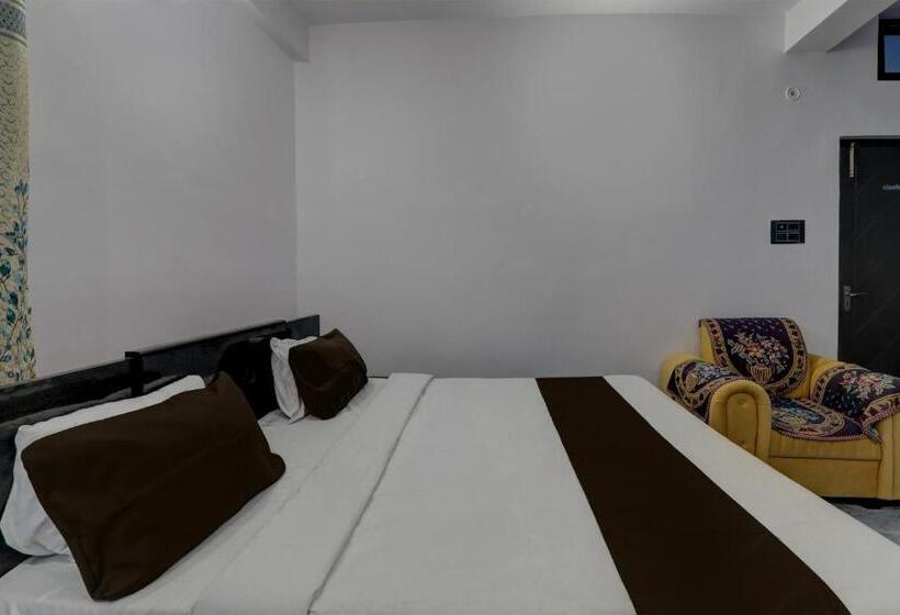 Pokój Trzyosobowy Klasyczny, Oyo Flagship Hotel2 Fly Inn