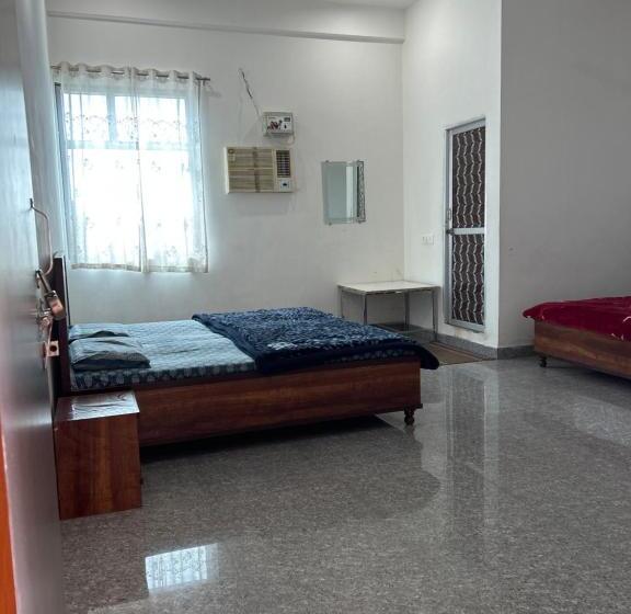 غرفة عائلية, Prem Bhawan Guest House