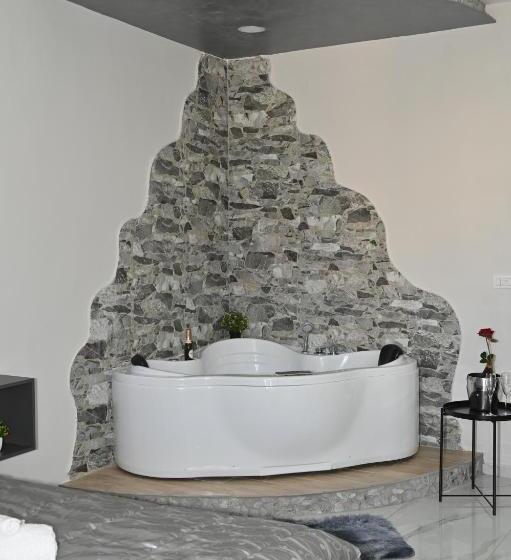 Номер Стандарт с Гидромассажем, Vesuvius Dream