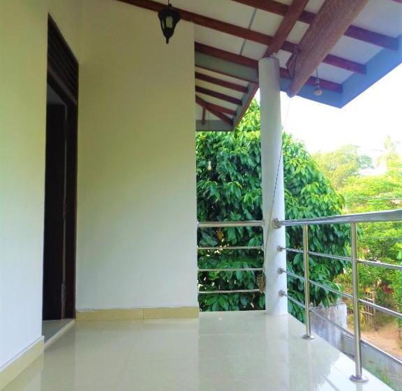 Номер Стандарт с Балконом, Villa Anura