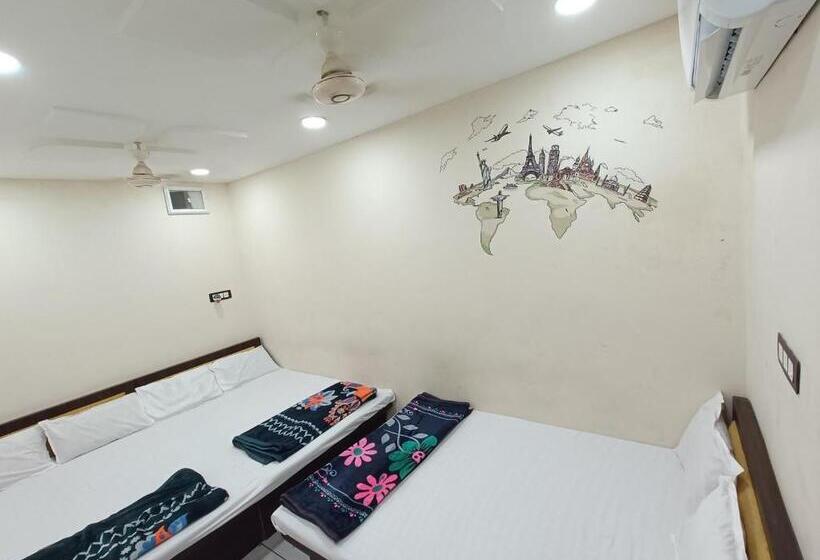 اتاق لوکس خانوادگی, St Inn