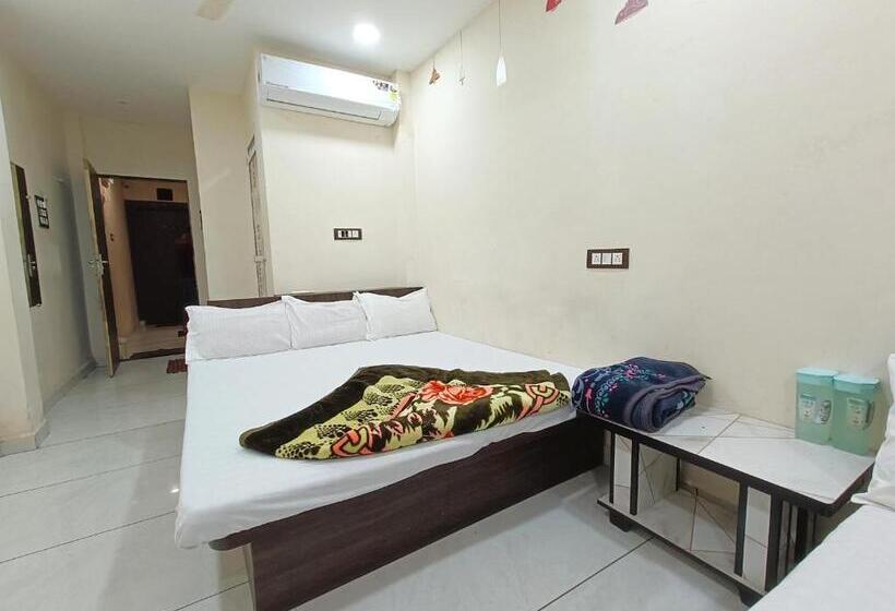 اتاق لوکس خانوادگی, St Inn