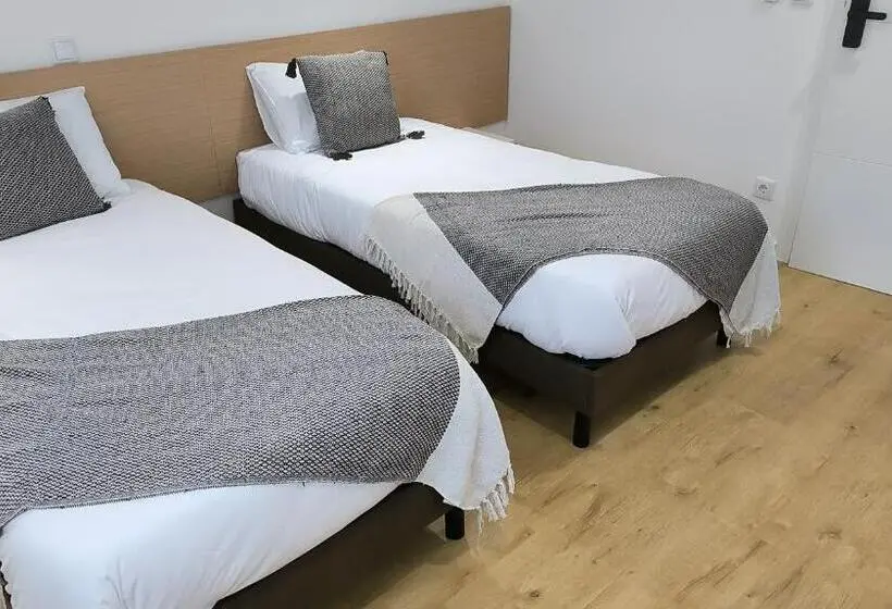 Standard Kolmen Hengen Huone, Suitel Pombal