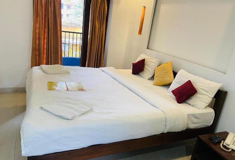 Номер Deluxe, The Merit Resort