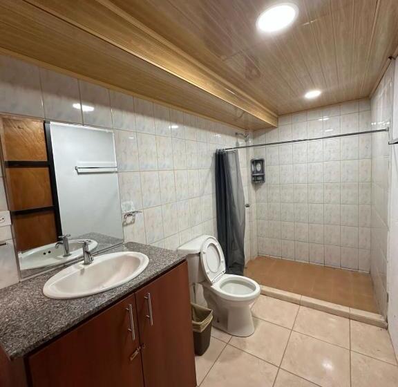 غرفة قياسية, Blasina El Valle