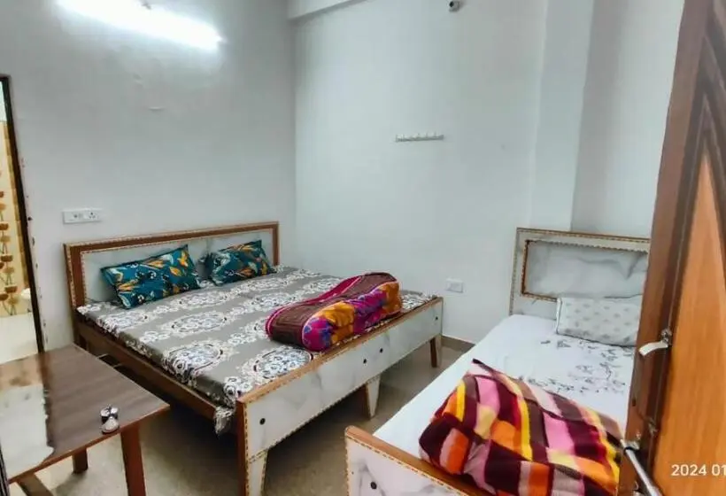 Chambre Familiale, Gopal Sadan 2