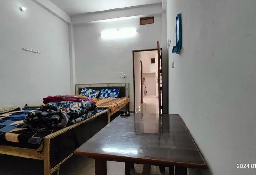 Chambre Familiale, Gopal Sadan 2