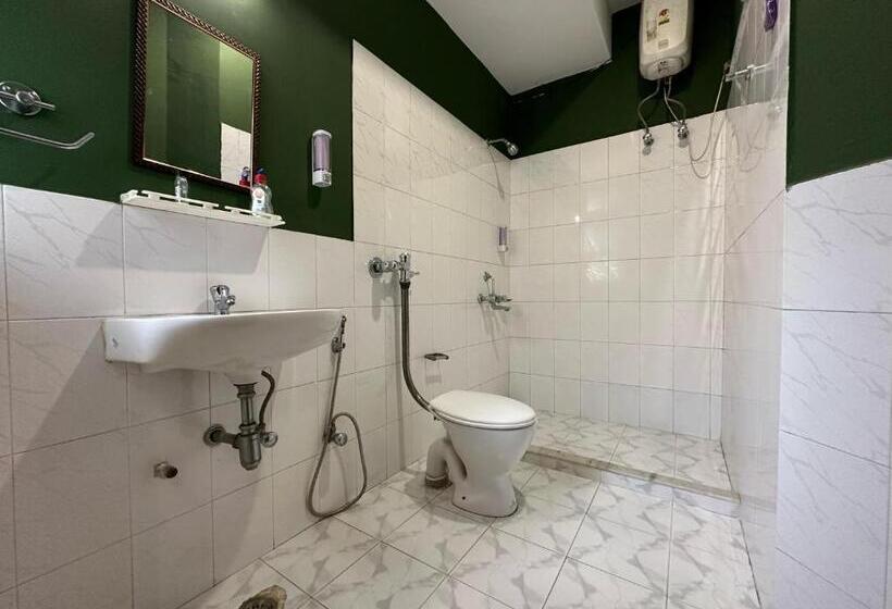 스위트 킹사이즈 침대, Vama Homes