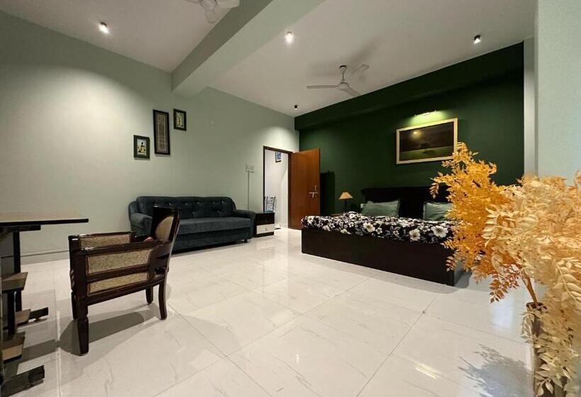 스위트 킹사이즈 침대, Vama Homes