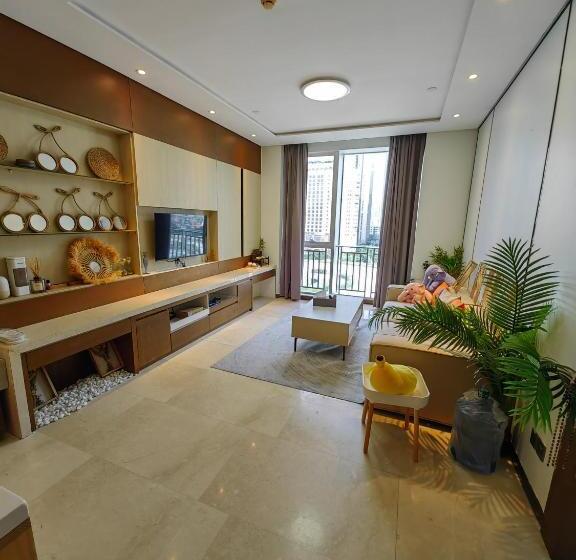 Apartamento 2 Dormitórios, 邻致公寓东站中汇店