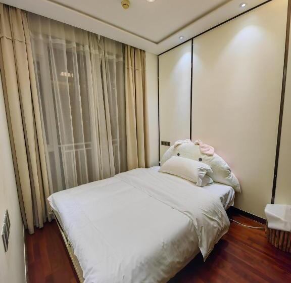 Apartamento 2 Dormitórios, 邻致公寓东站中汇店