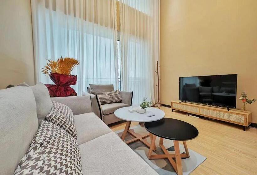 Apartamento Dúplex 1 Dormitório, 邻致公寓东站中汇店