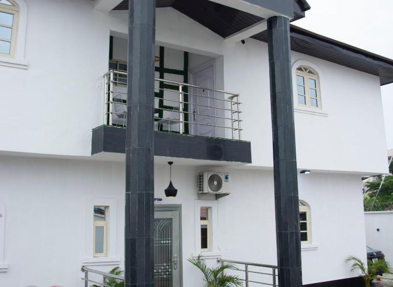 اتاق استاندارد یک نفره, Break Or Makeup