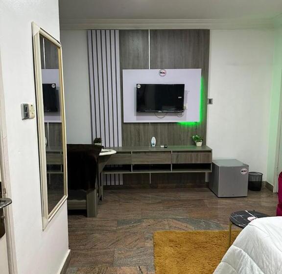 اتاق استاندارد یک نفره, Break Or Makeup