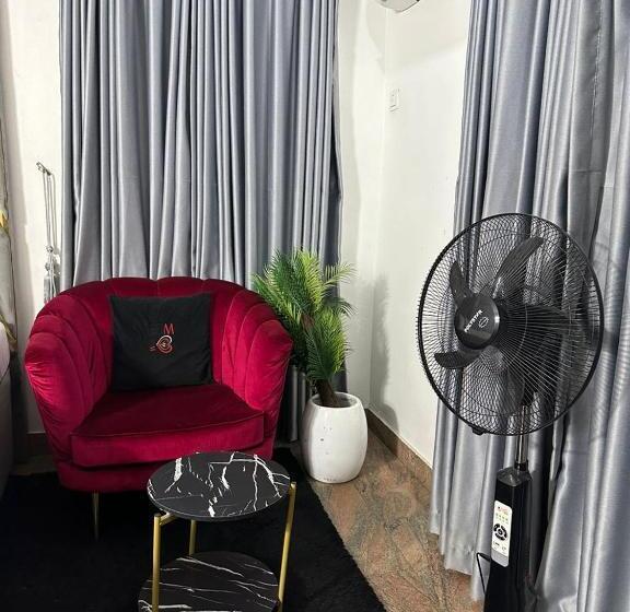 اتاق استاندارد یک نفره, Break Or Makeup