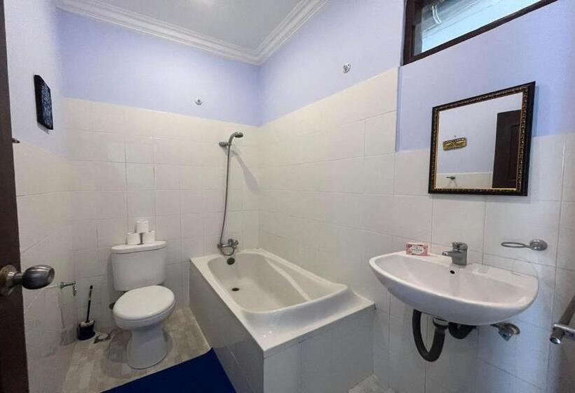 جناح ديلوكس, Belvilla Pleasant Seaside Lovina Beach