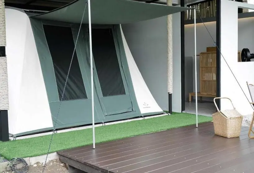 Standard Tent, Mazecape