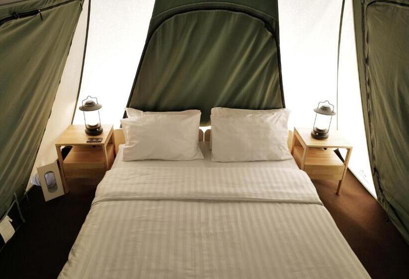 Standard Tent, Mazecape