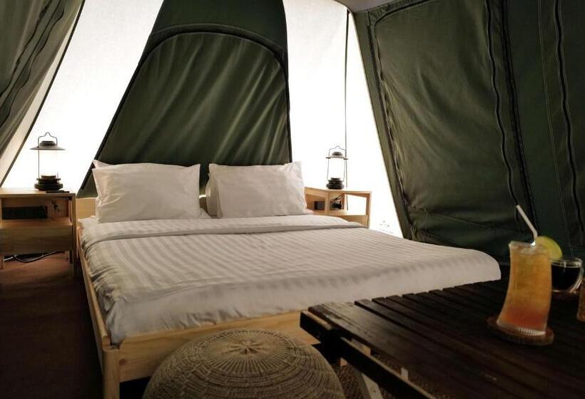 Standard Tent, Mazecape