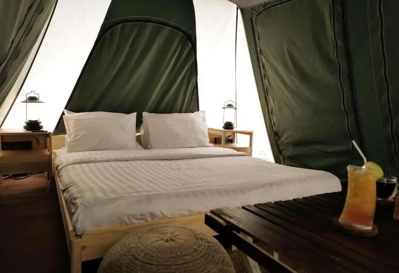 Standard Tent, Mazecape