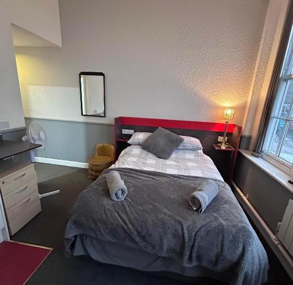 スタンダードルーム, The Office Bar And Restaurant