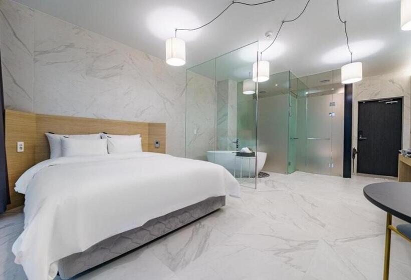 Quarto Estandar Vista Rio, The Line