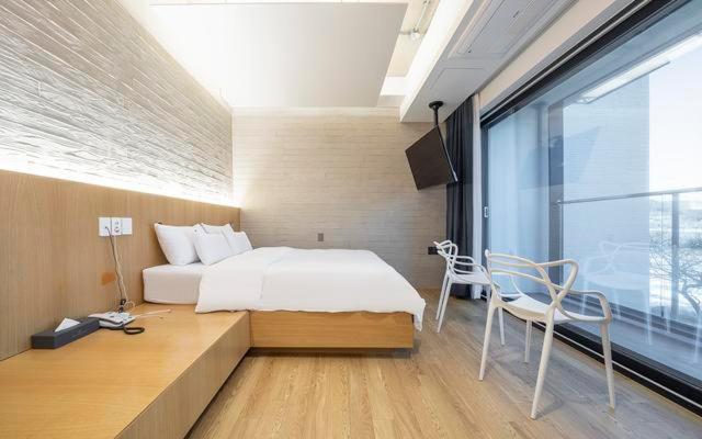 Premium room with river view, The Line