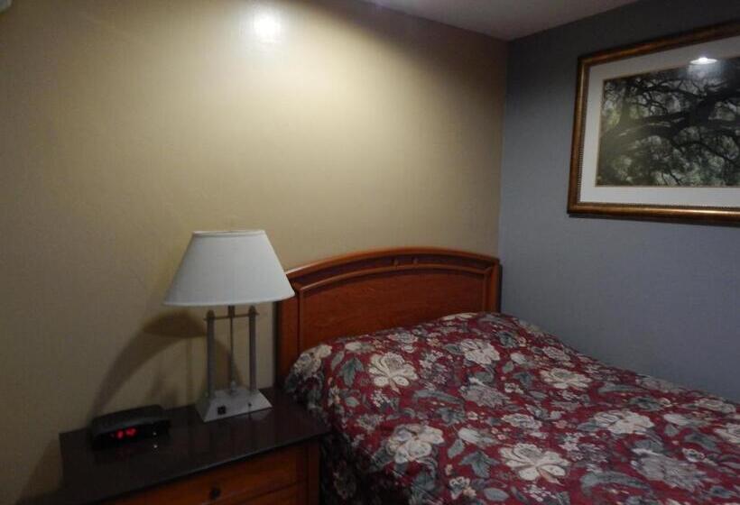 اتاق استاندارد با سرویس بهداشتی مشترک, Nox Hostel