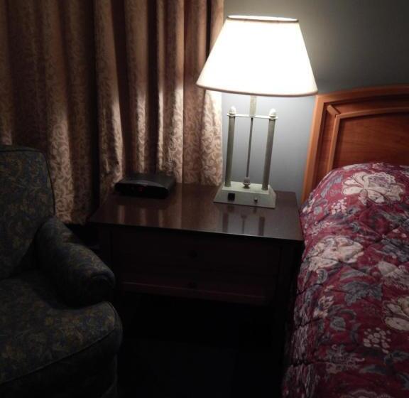 اتاق استاندارد با سرویس بهداشتی مشترک, Nox Hostel