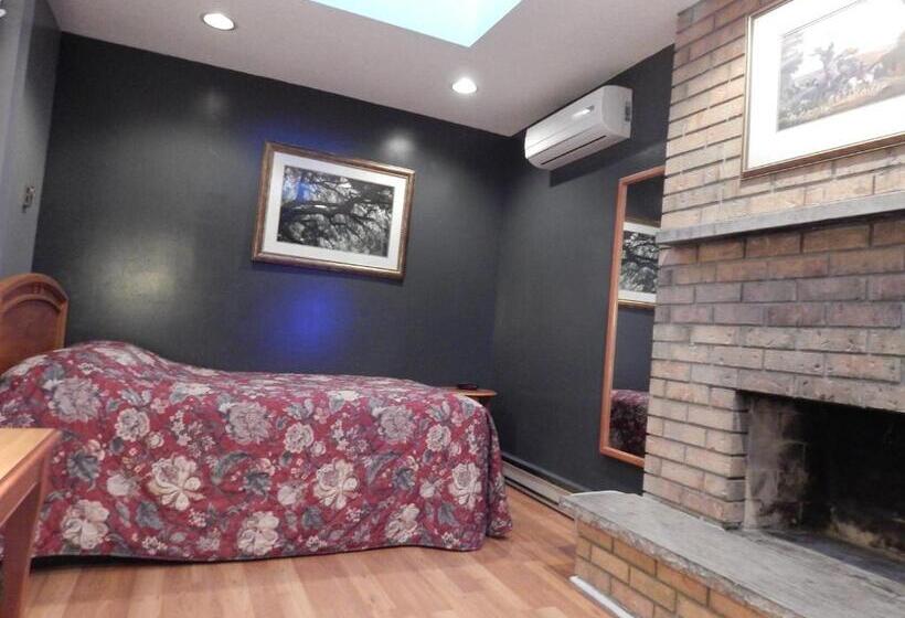 اتاق استاندارد با سرویس بهداشتی مشترک, Nox Hostel