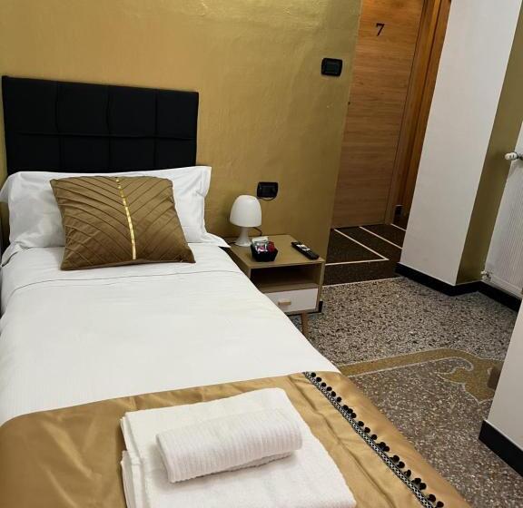اتاق استاندارد یک نفره, Genova Gold Rooms