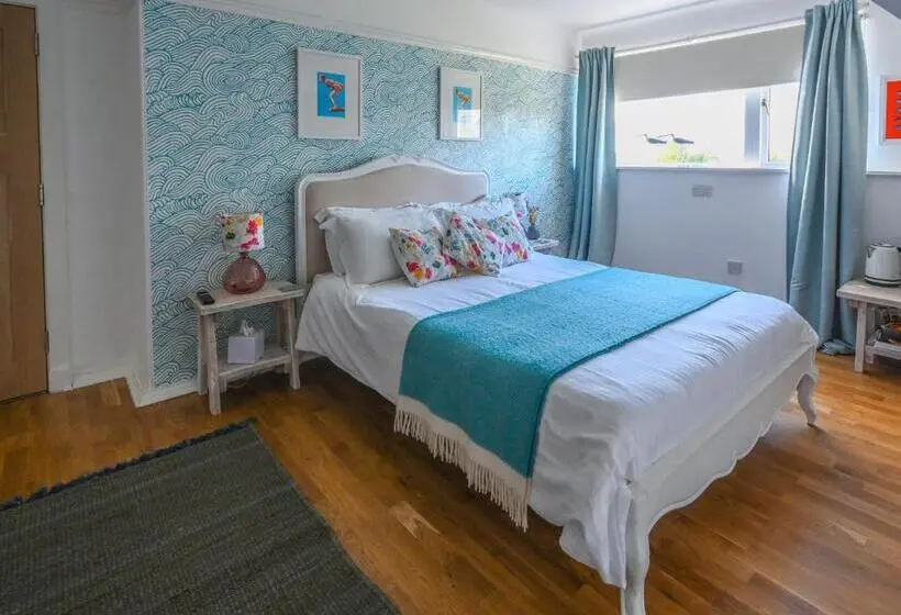 Standard Kolmen Hengen Huone, Halwell Lodge