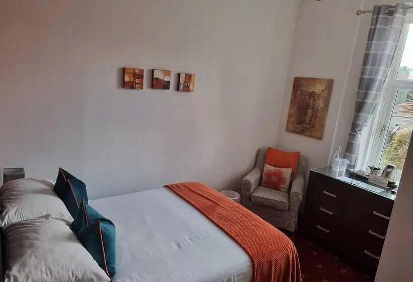 バス共有のスタンダードルーム, St Leonards Guest House
