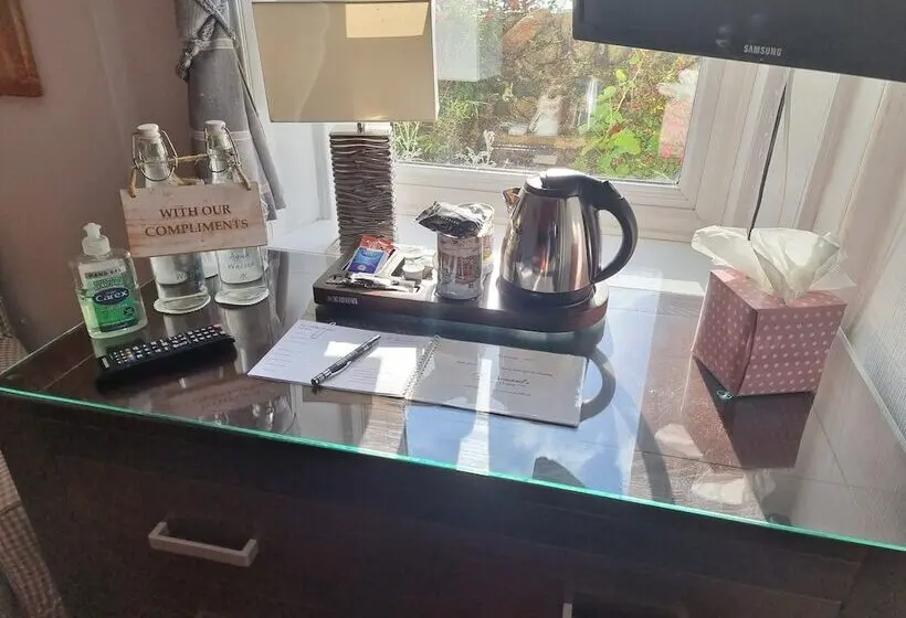 バス共有のスタンダードルーム, St Leonards Guest House