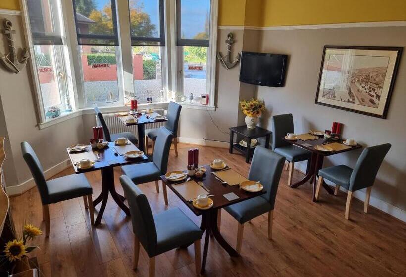 Кровать в Общей Комнате, St Leonards Guest House