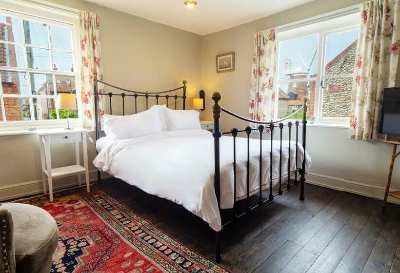 スタンダードルーム, The Harnser