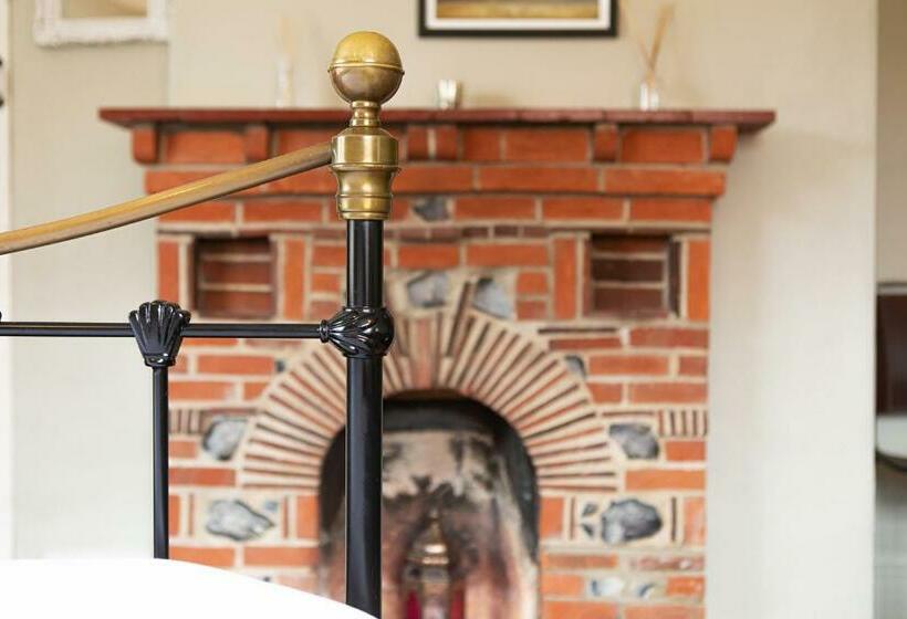 スタンダードルーム, The Harnser