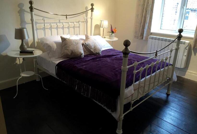 スタンダードルーム, The Harnser