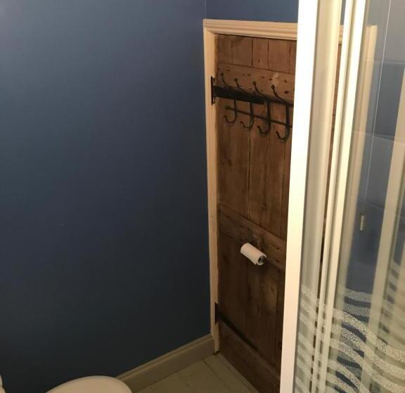 スタンダードルーム, The Harnser