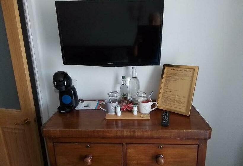 디럭스 룸, The Horse & Cart