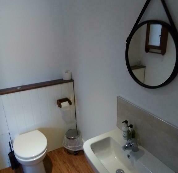 디럭스 룸, The Horse & Cart