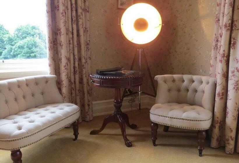 Номер Стандарт, Thornton Lodge