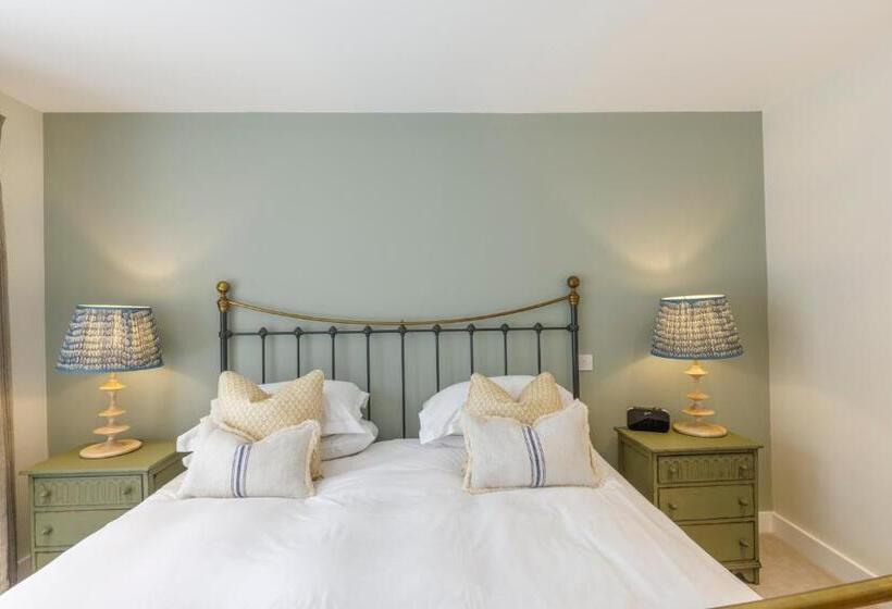 Дом 1 Спальня, Trewornan Manor