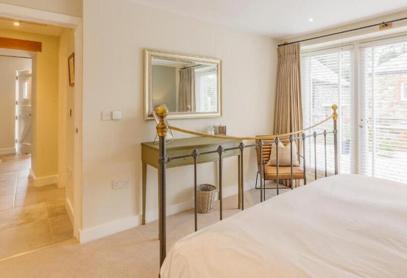 Дом 1 Спальня, Trewornan Manor