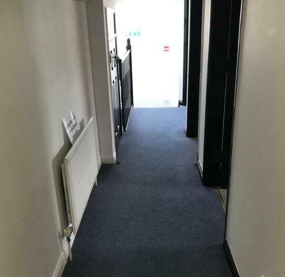 اتاق استاندارد یک تخته با سرویس بهداشتی مشترک, Finn Mccools Giants Causeway Hostel