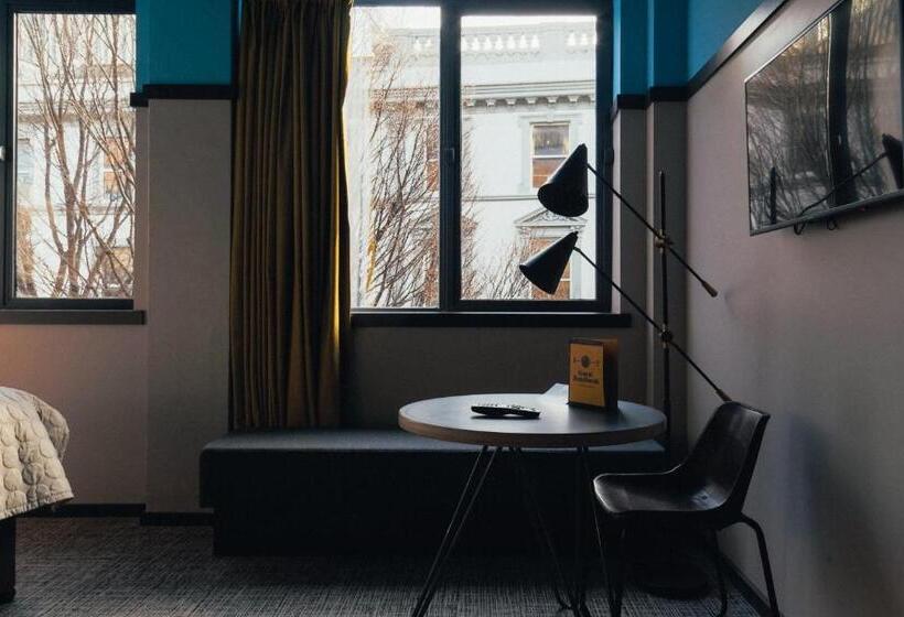 חדר סופריור עם מיטת קינג, Bullitt