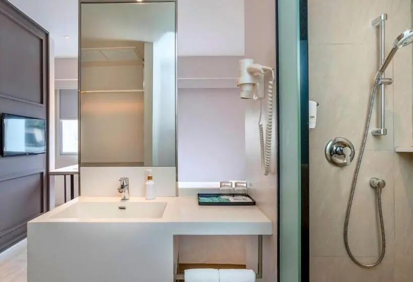 Perhehuone, Ibis Styles Phuket City