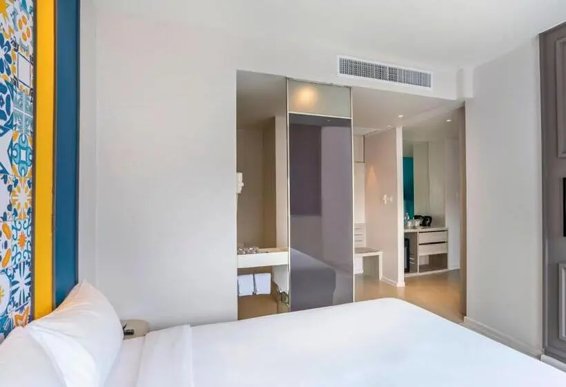 Perhesviitti, Ibis Styles Phuket City